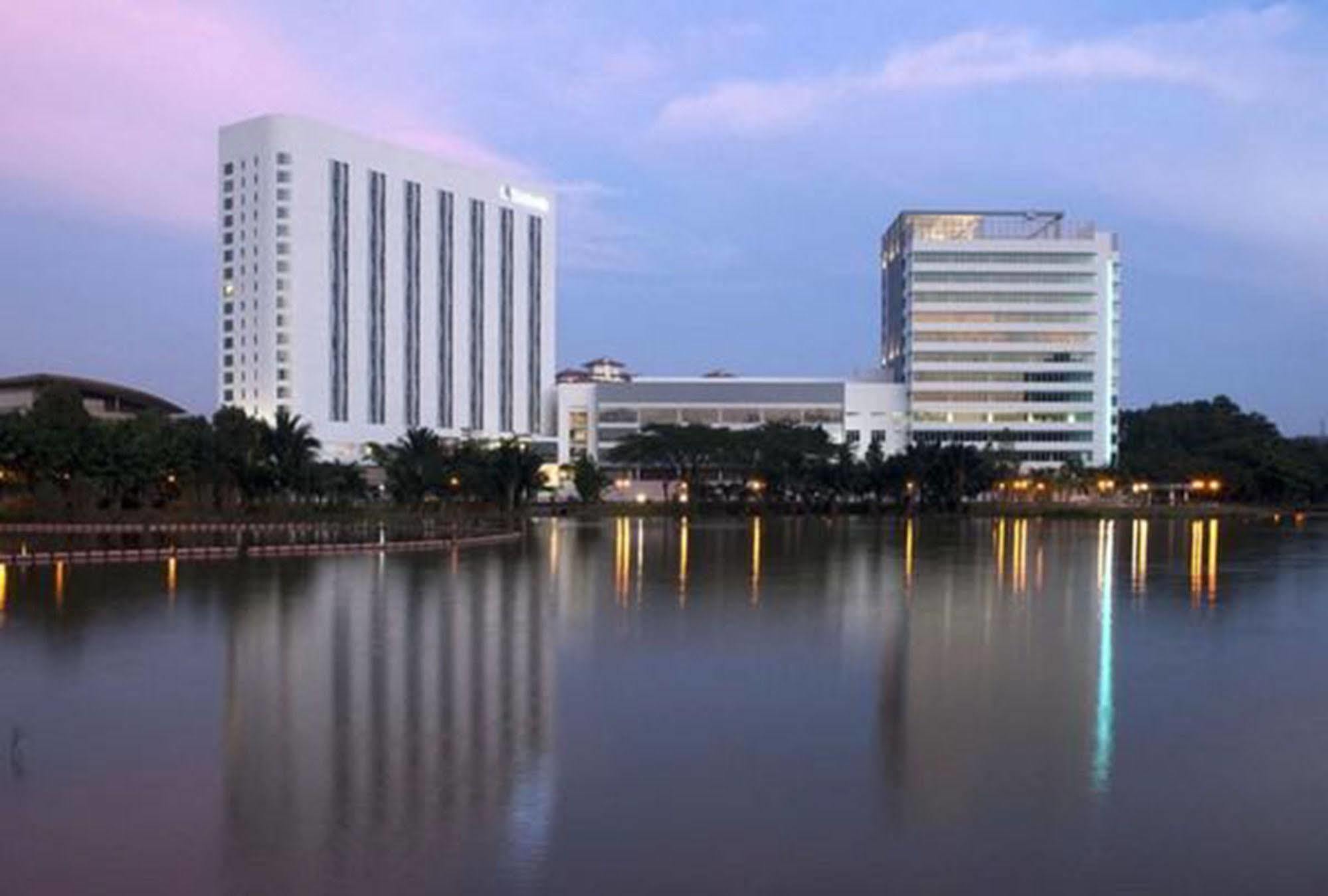 The Everly Putrajaya Exterior photo